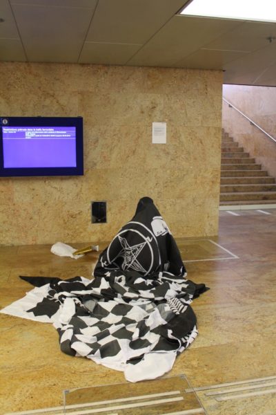 SERVEZ-VOUS (HELP YOURSELF) - Elena Montesinos - The Montesinos Federation (TMF)